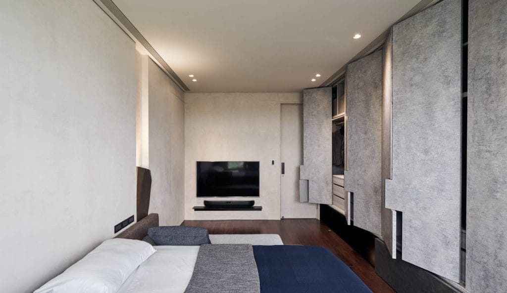 Here are some things to consider when buying a sliding closet door Here are some things to consider when buying a sliding closet door Elvilacabinetry - 4